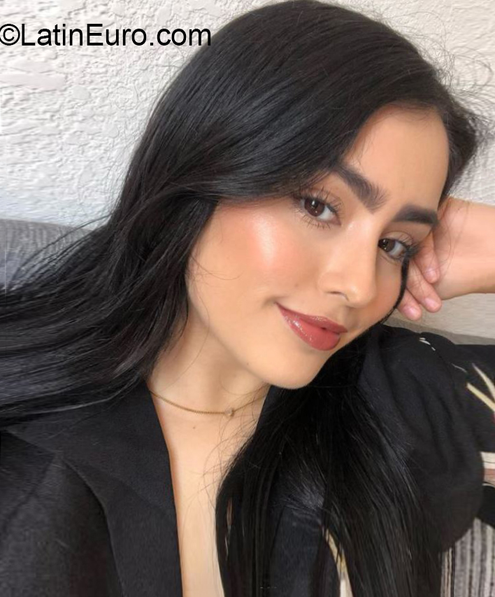 Date this passionate Mexico girl Karen from Tijuana MX2462