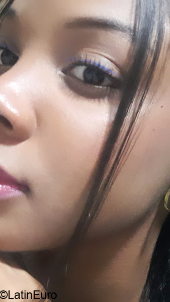Date this lovely Colombia girl Lia from Cali CO30664