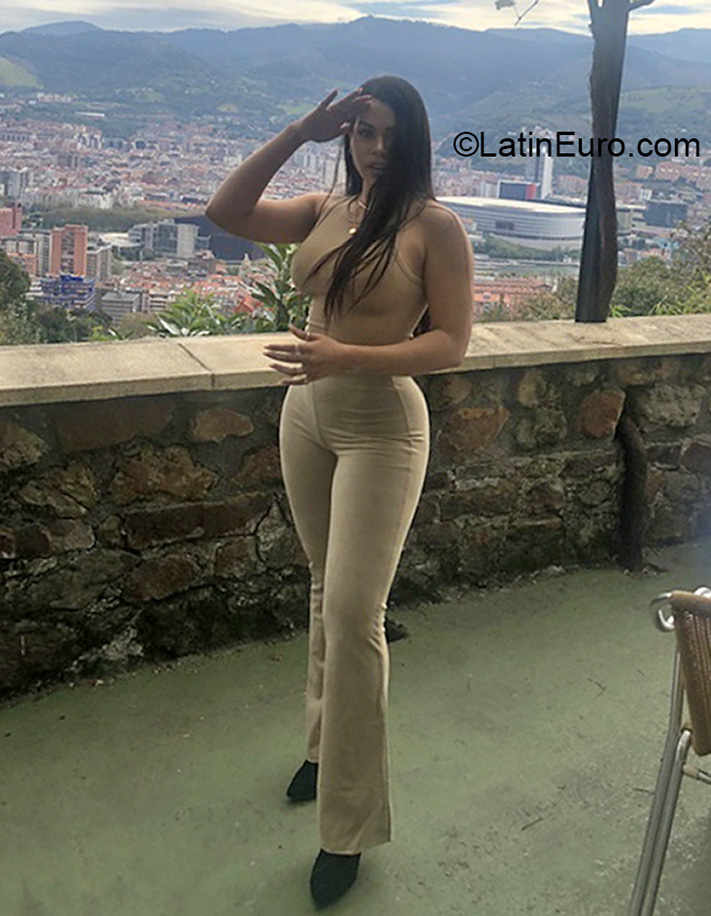 Date this foxy Colombia girl Angie from Medellin CO30677