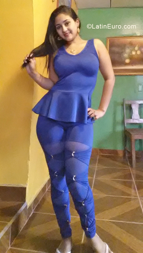 Date this hot Dominican Republic girl Karen from Olanchito DO40108