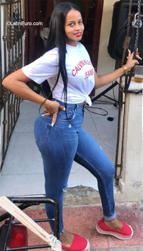 Date this charming Dominican Republic girl Annett from Puerto Plata DO40121