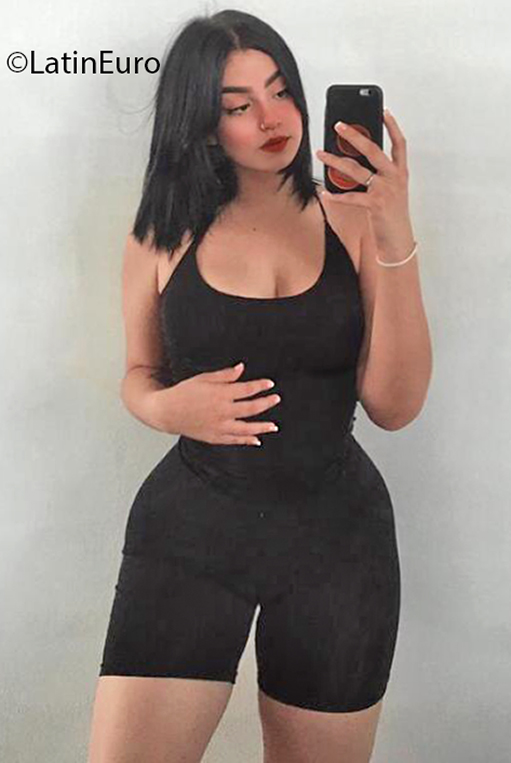 Date this pretty Venezuela girl Emma from Maracay VE4030