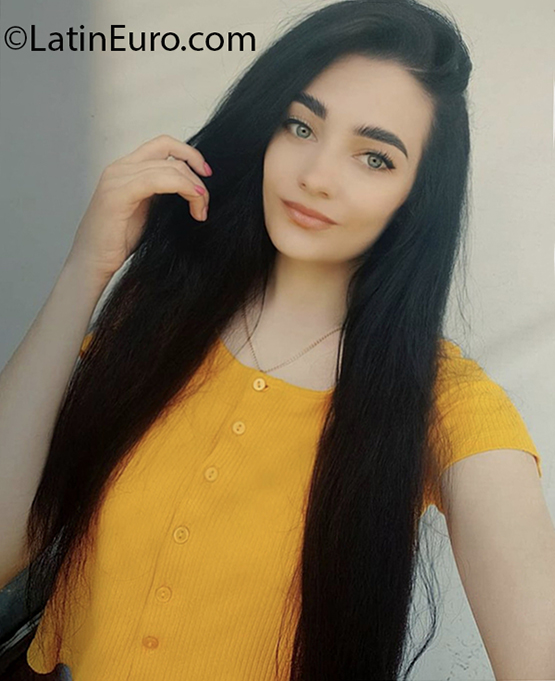 Date this pretty Ukraine girl Olga from Kirovograd UA93