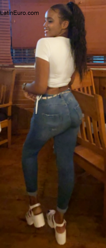 Date this delightful Dominican Republic girl Yomairy from San Pedro de Macoris DO40145