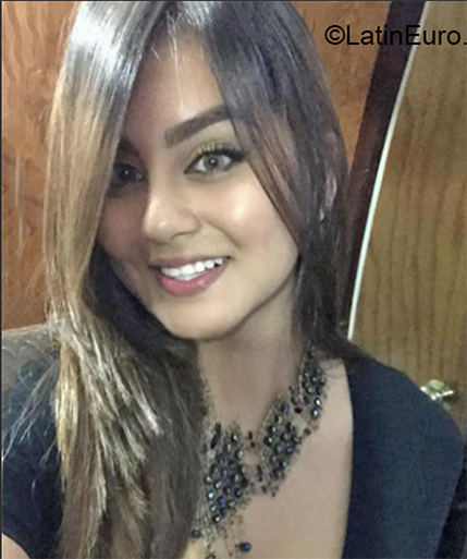 Date this stunning El Salvador girl Isabel from San Salvador SV171