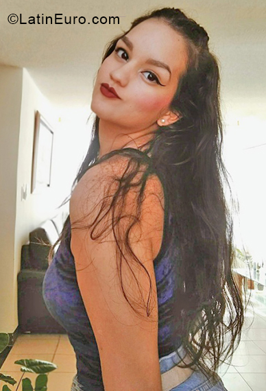 Date this tall Venezuela girl Nelsimar from Caracas VE4053