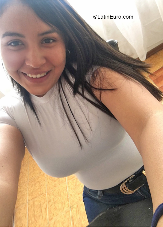Date this foxy Venezuela girl Roxana Marin from Zulia VE4057