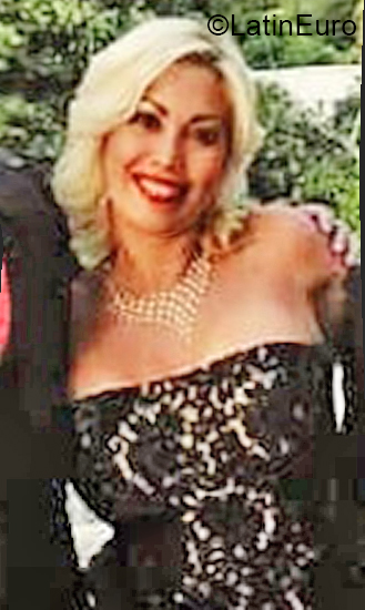 Date this nice looking Venezuela girl Meraury from Caracas VE4058