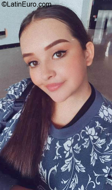 Date this exotic Colombia girl Valentina from Bucaramanga CO31521