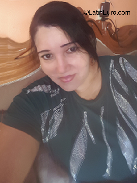 Date this gorgeous Dominican Republic girl Doraliza from Cotui DO40224