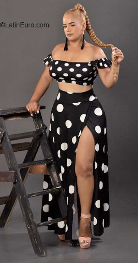 Date this nice looking Dominican Republic girl Massiel from Nagua DO40228