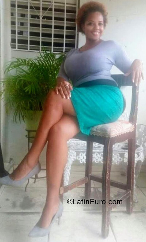 Date this georgeous Dominican Republic girl Sheila from Santo Domingo DO40368