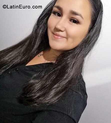 Date this happy Costa Rica girl Cristina from Alajuela CR487