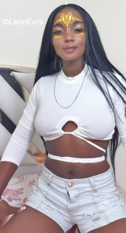 Date this attractive Colombia girl Nina from Cali CO30937