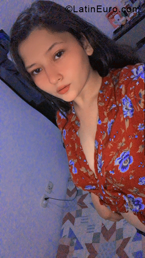 Date this young Honduras girl Estefany from Santa Barbara HN2936