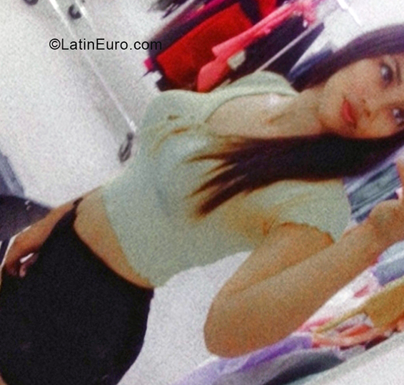 Date this stunning Venezuela girl Greidi from Punta De Mata VE4106