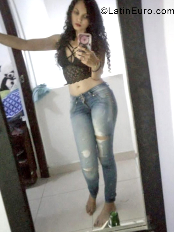 Date this hot Colombia girl Tay from Barranquilla CO31027