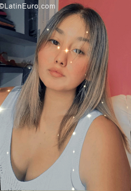 Date this foxy Argentina girl Mariana from Buenos Aires AR812