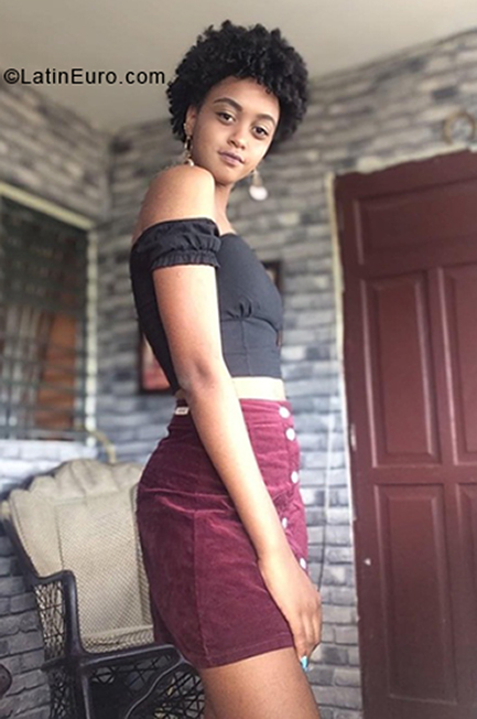 Date this good-looking Dominican Republic girl Rachel from Santo Domingo Oeste DO40324