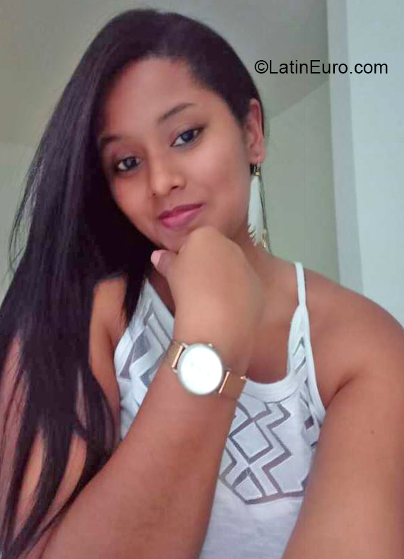 Date this gorgeous Colombia girl Samantha from Cali CO31033