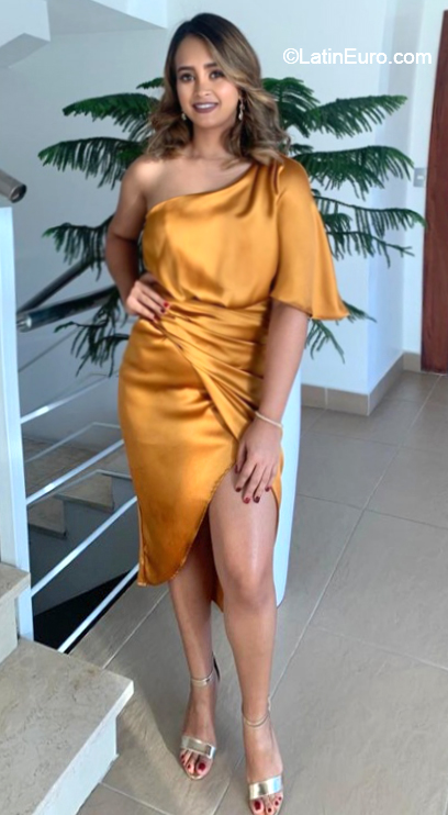 Date this athletic Dominican Republic girl Yun from Santo Domingo DO40333