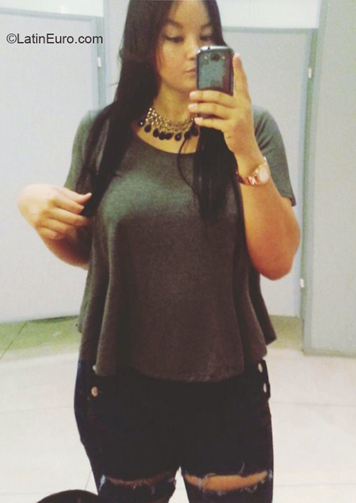 Date this delightful Dominican Republic girl Amaia from Santo Domingo DO40339