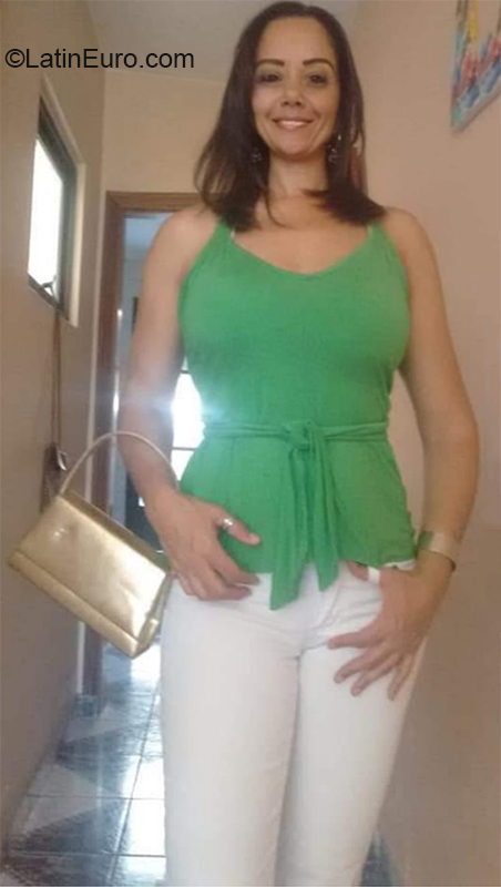 Date this happy Brazil girl Nadia from Sao Paulo BR11531