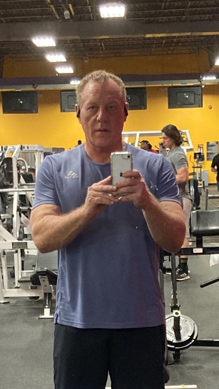 Date this good-looking United States man Blue from Charlotte US21502