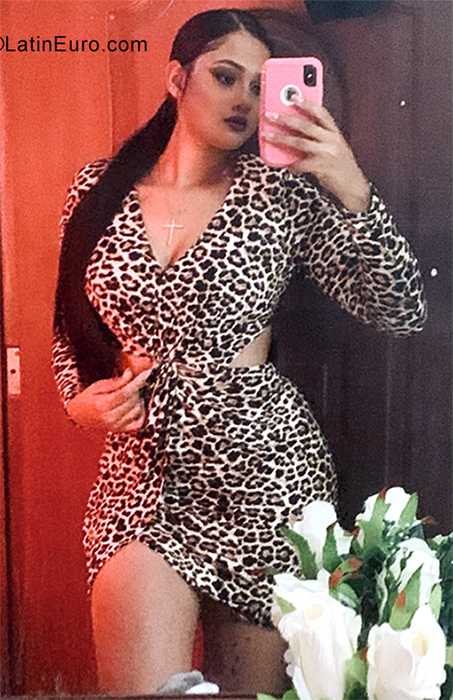 Date this sultry Dominican Republic girl Nanlely from Nagua DO40363