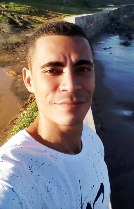 Date this pretty Brazil man Samuellima from Salvador BR11541