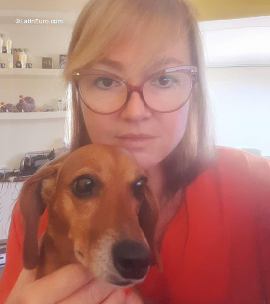 Date this voluptuous Brazil girl Lenia from Porto Alegre BR11542