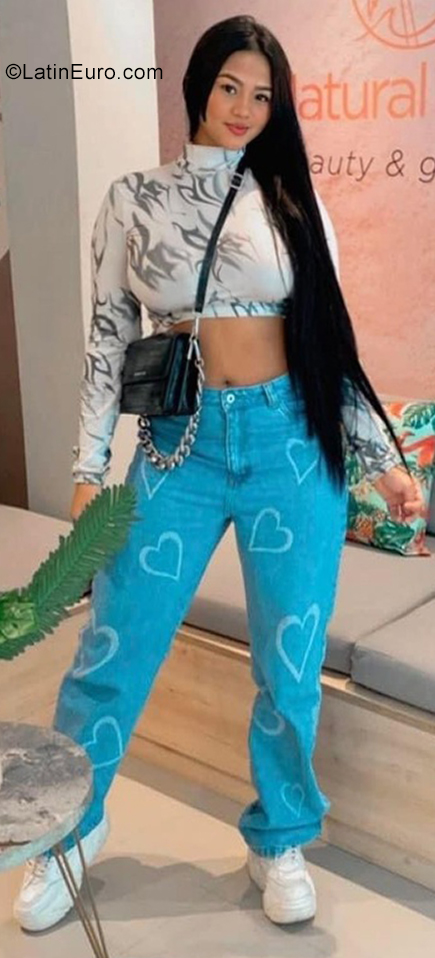 Date this sensual Colombia girl Shanel from Barranquilla CO31101