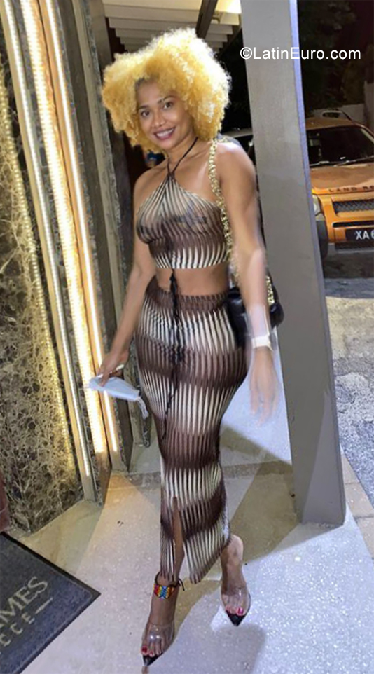 Date this hot Barbados girl Allyson from Barbados BB37