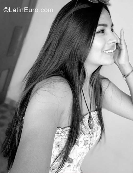 Date this gorgeous Peru girl Mishel from Ica PE1997