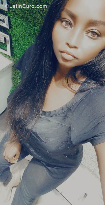 Date this fun Dominican Republic girl Flerida from Santo Domingo DO40402