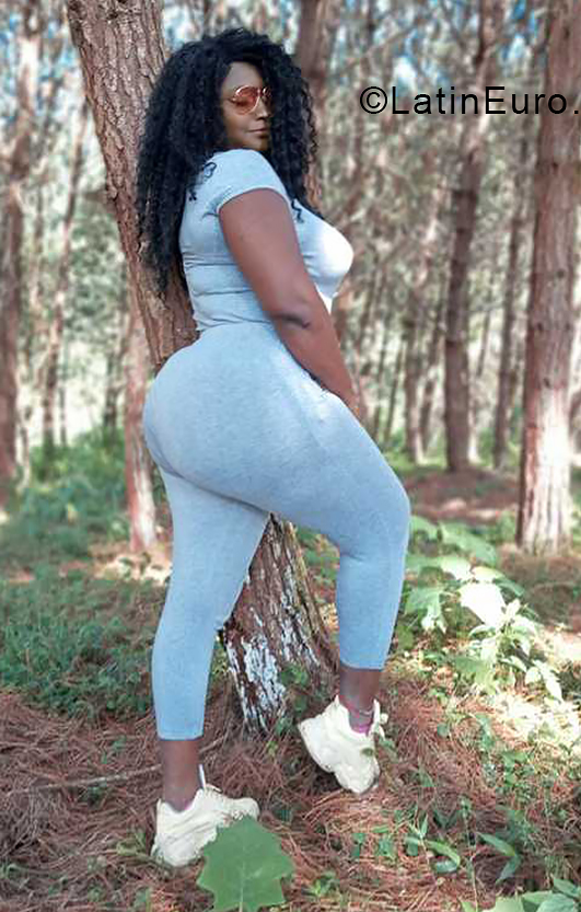 Date this hard body Colombia girl Daniela from Cali CO31117