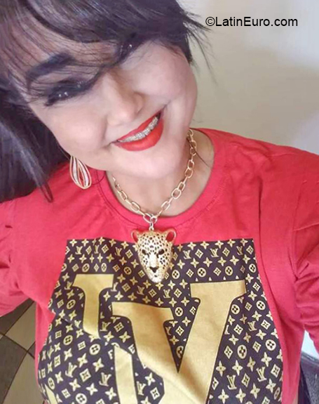 Date this delightful Brazil girl Dielle from Belem BR11563