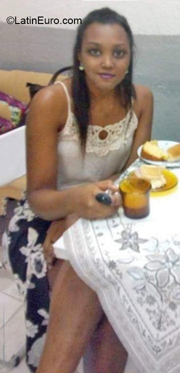 Date this sensual Brazil girl Raissa from Rio De Janeiro BR11570