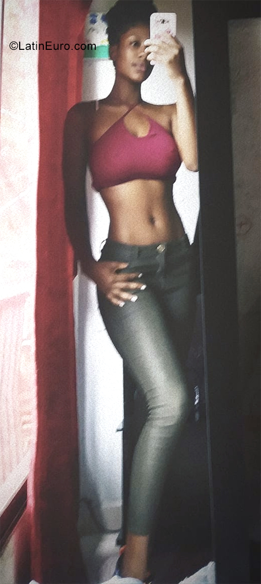 Date this georgeous Colombia girl Aricela from Medellin CO31190