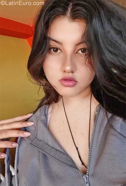 Date this passionate Peru girl Paola from Cusco PE1969
