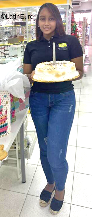 Date this fun Dominican Republic girl Jazmin Reyes from Santo Domingo DO40475