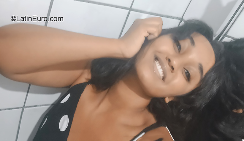 Date this lovely Brazil girl VANESSA from Belo Horizonte BR11605
