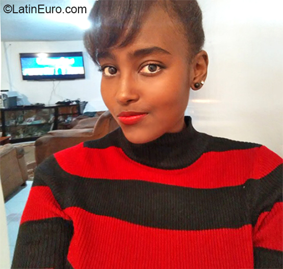 Date this georgeous Ecuador girl Marce from Quito EC891