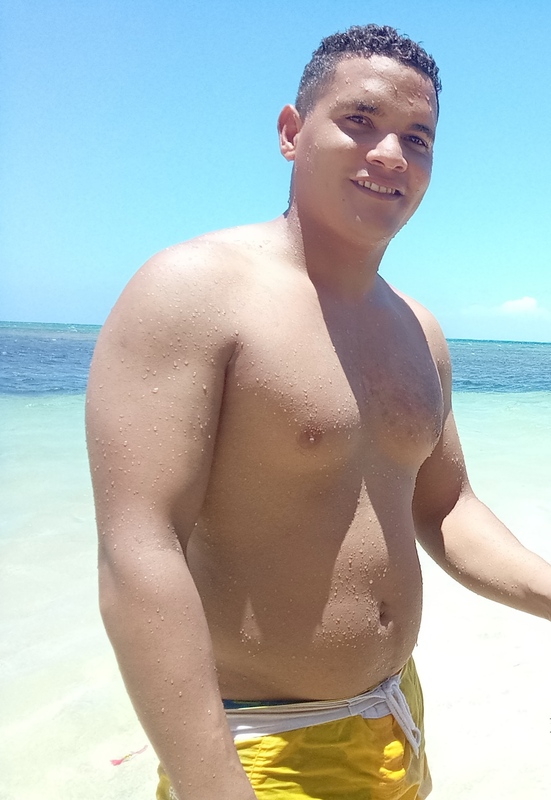 Date this georgeous Cuba man Keiler from Holguín CU806