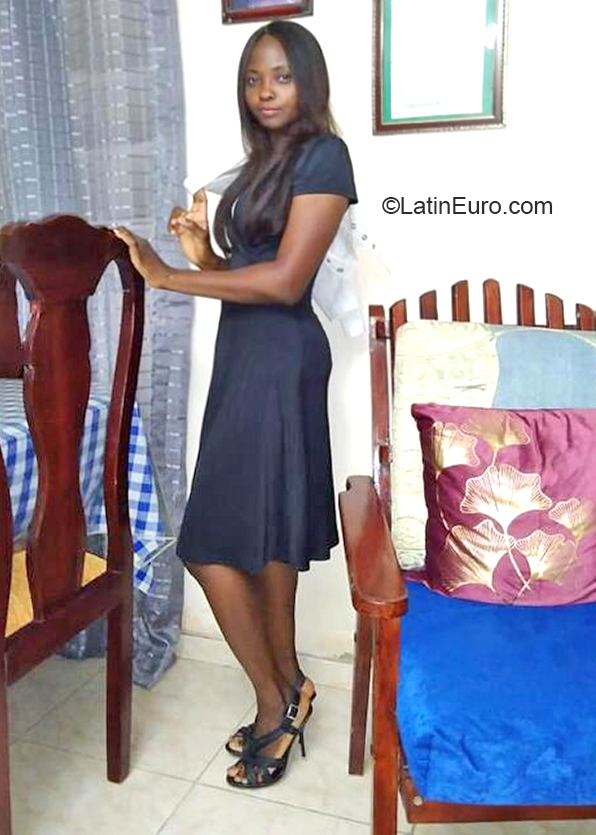 Date this sensual Dominican Republic girl Ana from Santo Domingo DO40535