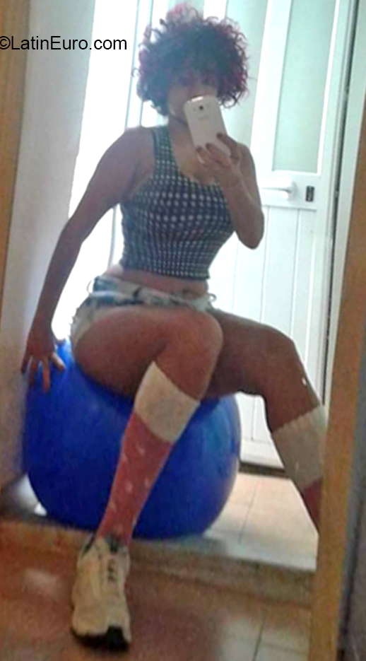 Date this happy Brazil girl Ana Paula from Barra Do Garcas BR11652