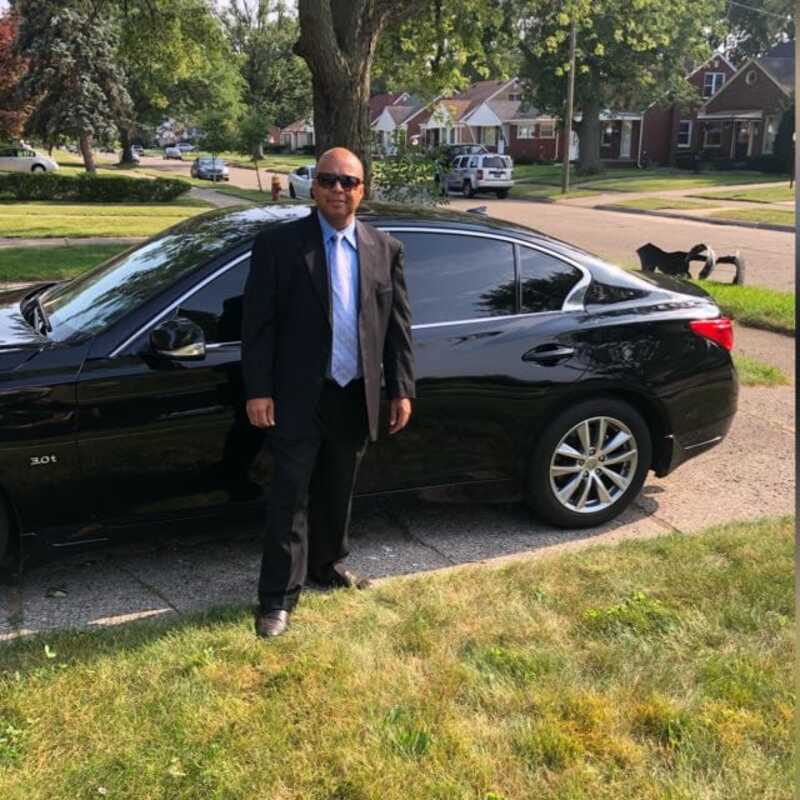 Date this delightful United States man Benz from Detroit US21596