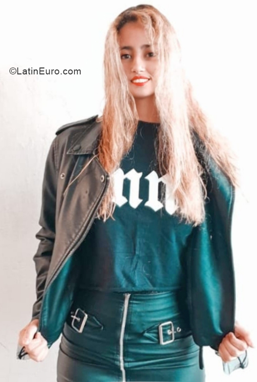 Date this exotic Argentina girl Lady from Buenos Aires AR845