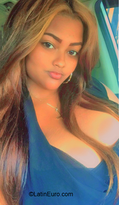 Date this stunning Dominican Republic girl Yuli from Santo Domingo DO40589