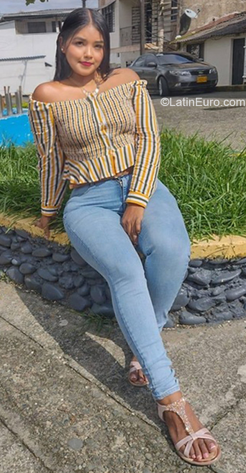 Date this passionate Colombia girl Luz Angelica from Buenaventura CO31380